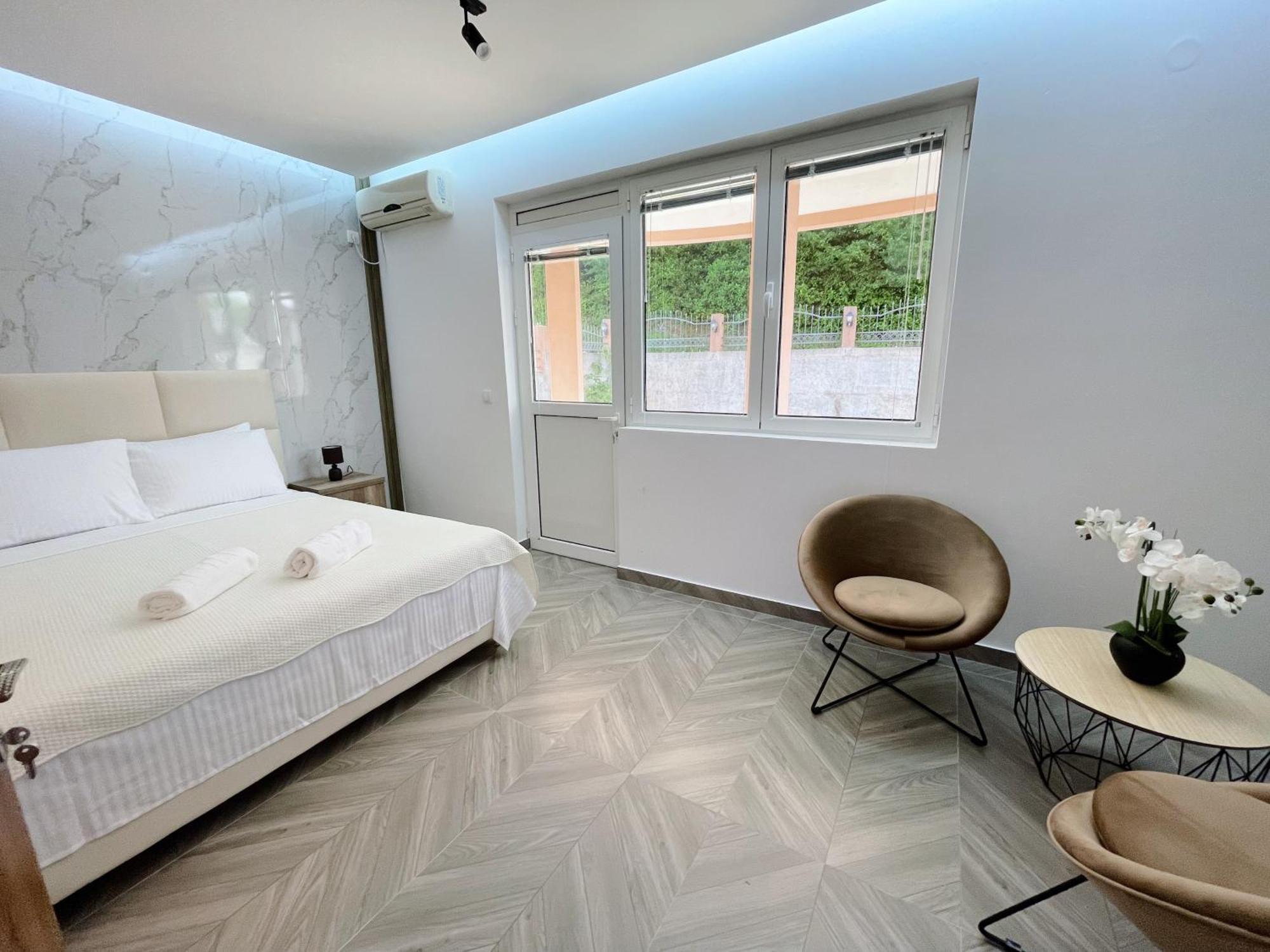 Guest House Koliqi - Hotel & Apartments Ulcinj Exterior foto